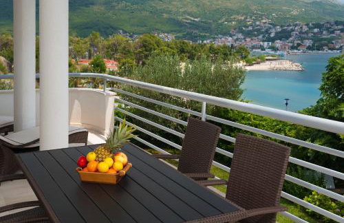 The Beach Apartments - Photo 18