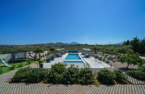 Nostra Terra Villa, 2-acre Secluded Nature Escape with Heated Pool, By ThinkVilla - Photo 24