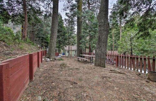 Vintage Snow White Cottage about 2 Miles to Village! - Foto 23