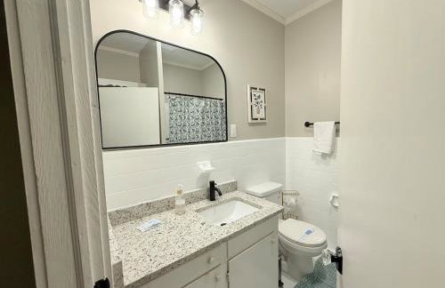 Cottontown Bungalow - Fast WiFi - Walk Downtown - Foto 21