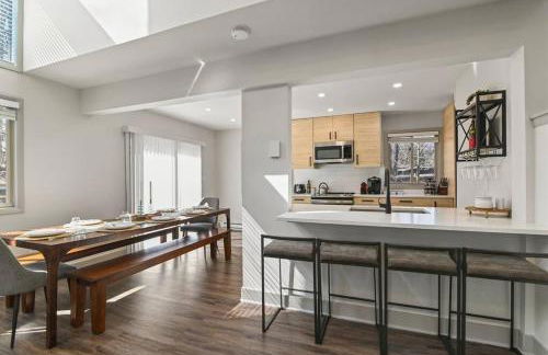 3BR, Lakeview, Hot Tub, Nintendo Switch - Deer Haven Poconos Retreat - Foto 18