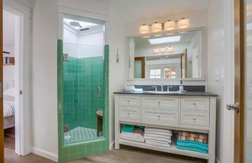 Surf and Sand Beach Bungalow - Foto 17