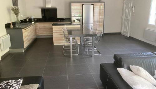 Villa récente avec piscine privée - Photo 5