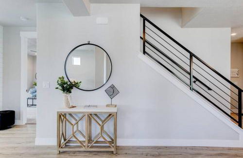 Midway to Heaven! BRAND NEW 5 bed 4.5 bath, HOTTUB - Photo 30