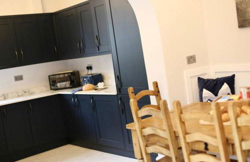 The Hot Tub Townhouse by Holiday Heim - Photo 79