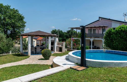 Holiday house with a swimming pool Radmani, Porec - 16440 - Photo 9
