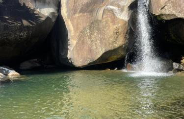 Chalés São João - a 500m da Cachoeira de Bom Jardim - com piscina - Foto 55
