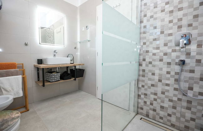 Luxury Villa Gaby With Heated Pool - Foto 13