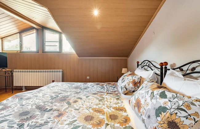 Lovely 5-bed Authentic House in the Arbanasi - Foto 14