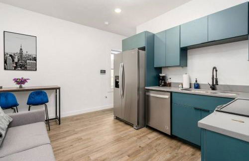 Oasis with Pool Table! Stylish Stay, Pets Allowed! - Foto 1