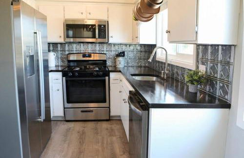 GREAT VIEWS - Over the Oaks - Stylish - Whole Home - Foto 6