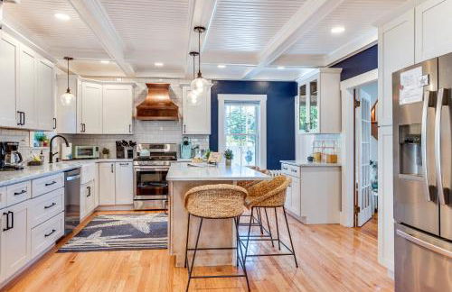 Hot Tub and Fireplace Coastal Getaway in Maine - Foto 11