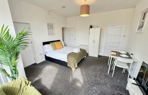 THE SPRINGFIELD SUITE - ONE BEDROOM APARTMENT - KIDDERMINSTER CENTRAL - SLEEPS 3 GUESTS - PARKING INCLUDED - WEST MIDLANDS SAFARI PARK LOCATIOn - Foto 21
