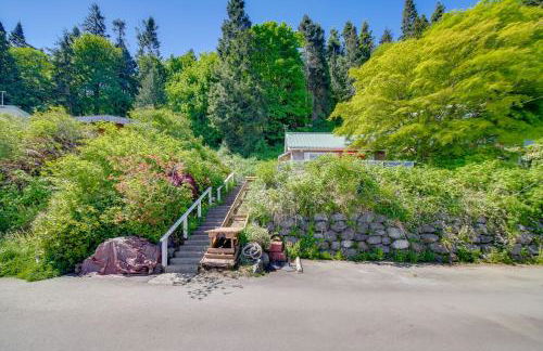 Waterfront Gem with 2 Patios on Camano Island - Foto 24