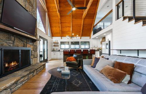 Smokys Landing Disc Golf Game Room Hot Tub - Photo 13