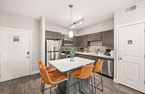 2BR Downtown SLC Hot Tub Free Parking - Foto 19