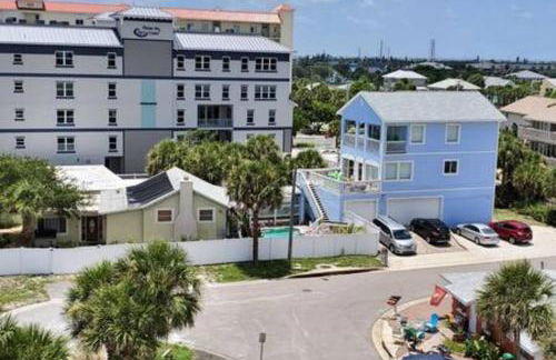 Large Oceanfront Property wPool 8br sleeps 24 - Foto 1