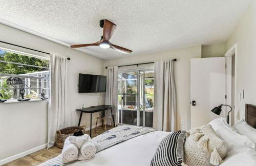 Relaxing Modern Home Sleeps 6 Pool BBQ Firepit - Foto 44