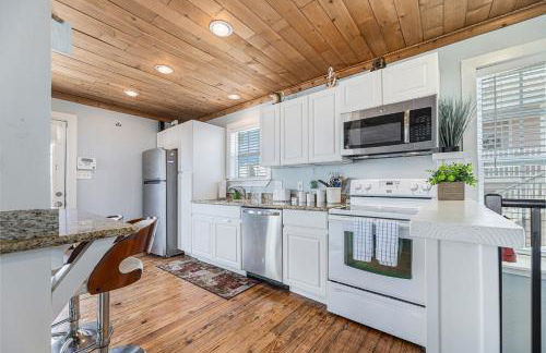 Captain Dan's Beach House - Photo 5