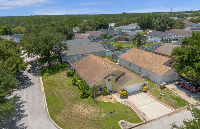 Upstay - Family Home w Private Pool and Games - Photo 33