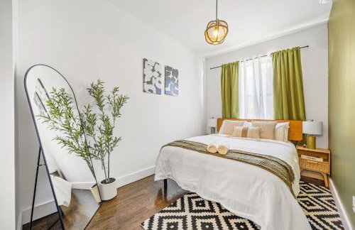 Mid-Century Stay 5BR and 5 Baths w PS5 & Laundry - Foto 21