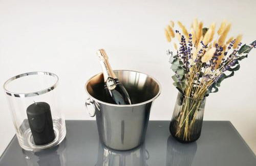 HH 06 by ROCKCHAIR - SUPERHOST Status - Modernes Apartment mit sonnigem Balkon & premium Boxspringbetten in Winterhude - Hamburg Top Geheimtipp - Foto 27