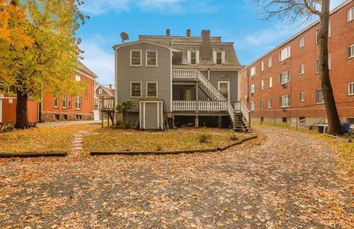 City Charm Walk to Trinity & Hospital with Parking - Foto 16