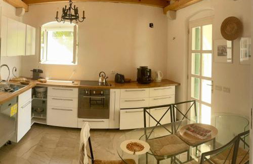 Ferienhaus mit Pool und Meerzugang - Foto 9