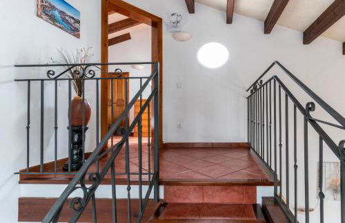 Villa Lola, seaviews, private pool & lush yard - Foto 24