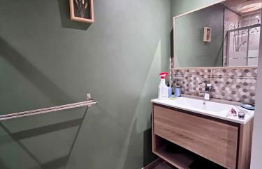 Le domaine des Oliviers ALES Piscine Jacuzzi Sauna - Foto 2