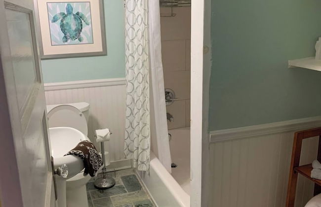 Charming Coastal Retreat - Foto 23