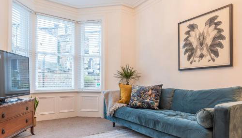 Perfectly Located 4 Storey Townhouse With 2 Parking Spaces In Central Harrogate - Foto 3