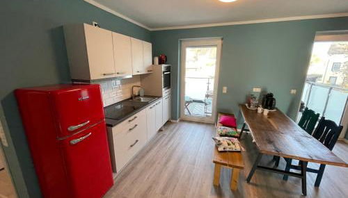 Zentrale Neubauwohnung mit Balkon - Foto 3