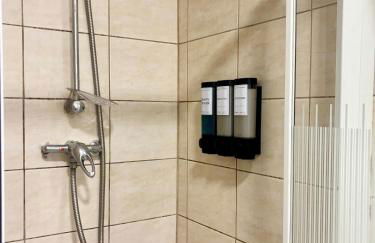 Treforest Apartment 2 Bedrooms - Next Station- Free Parking - Foto 13