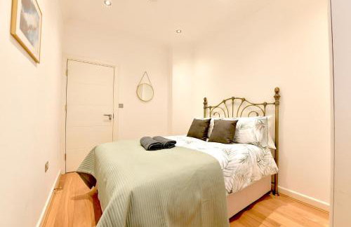 Hendon Escape Luxury Apartment with En-suite Bath - Photo 20