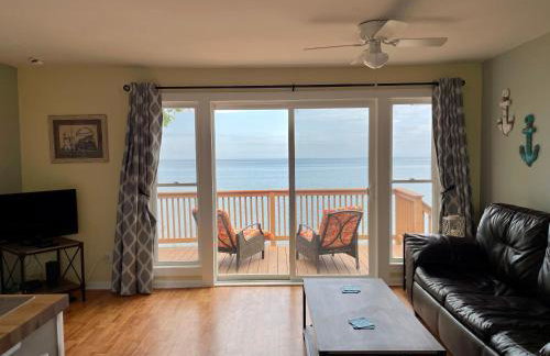 Cozy LAKE ONTARIO WATERFRONT Breathtaking Views! - Foto 12