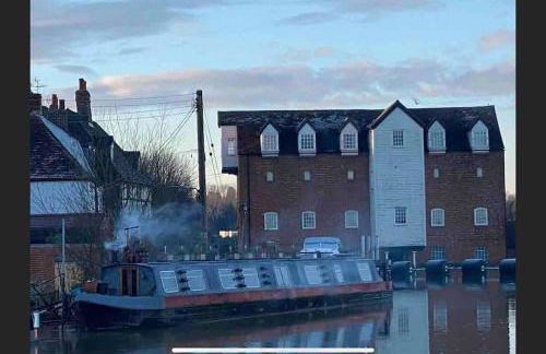 Crescent Cottage, sleeps 8, pet friendly - Photo 19