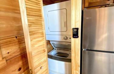 B10 NEW Awesome Tiny Home with AC Mountain Views Minutes to Skiing Hiking Attractions - Foto 5