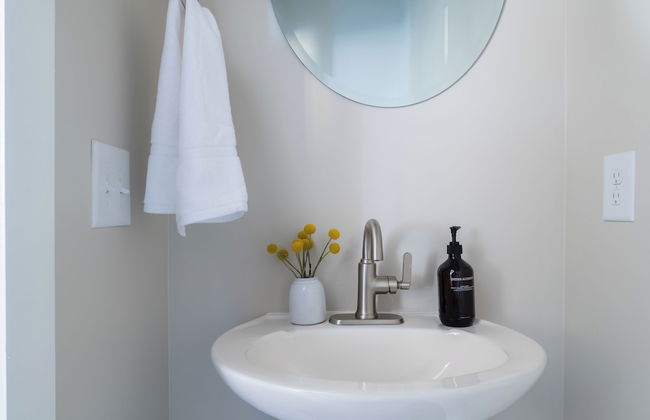 Cherokee by AvantStay – Contemporary Design in a Prime Location - Photo 58