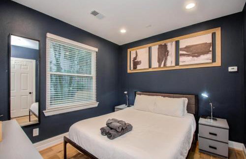 Luxury Mansion Dream Home - 6 Bed Pool Grill - Photo 23