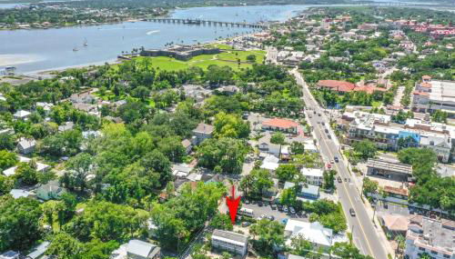 Treetop Cottage - 3 blocks from Historic District - Foto 2