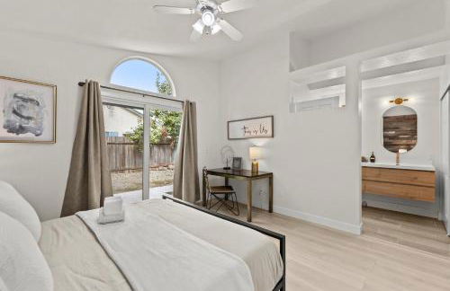 Recently Upgraded House with King Suite, quiet NBHD, Fast Wifi, and Yard - Foto 26