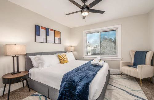 Oakwood Charm Family-Friendly 3BR Getaway - Photo 2