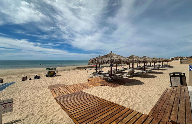 Oceanfront Vibes Iconic Beachside Getaway - Foto 73