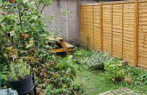 Spacious Apartment Near Rochdale Centre Train Tram Bus Free Parking Fast Wi-Fi - Foto 25