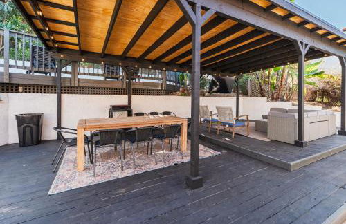 5BR Oasis with Pool, Arcade, Sauna - Photo 60