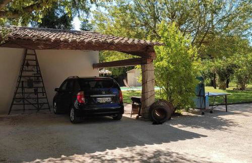 Le Mas des Cigales avec parc et grande piscine - Foto 26