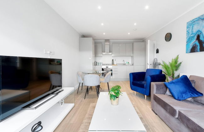 2 Bdrm Penthouse with parking Wycombe - Foto 68