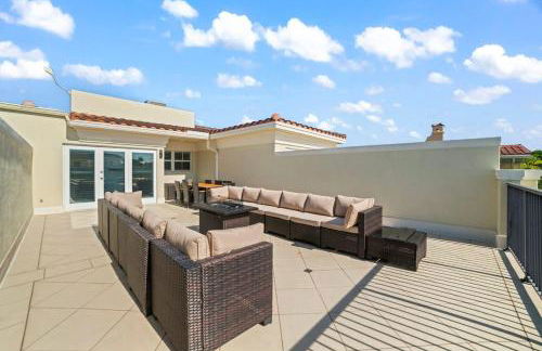 Lux Home with Rooftop & Elevator 2mi to Beach - Foto 29