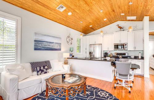 Waterfront Stuart Oasis with Hot Tub and Dock! - Foto 6